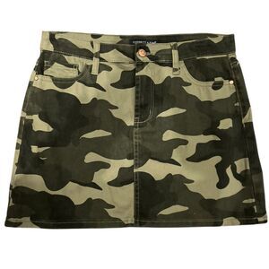 Celebrity Pink camo mini skirt Size 1/25